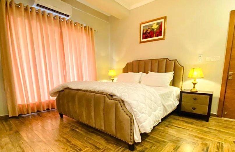 Holidazzle Serviced Apartments Bahria Town Rawalpindi Ngoại thất bức ảnh