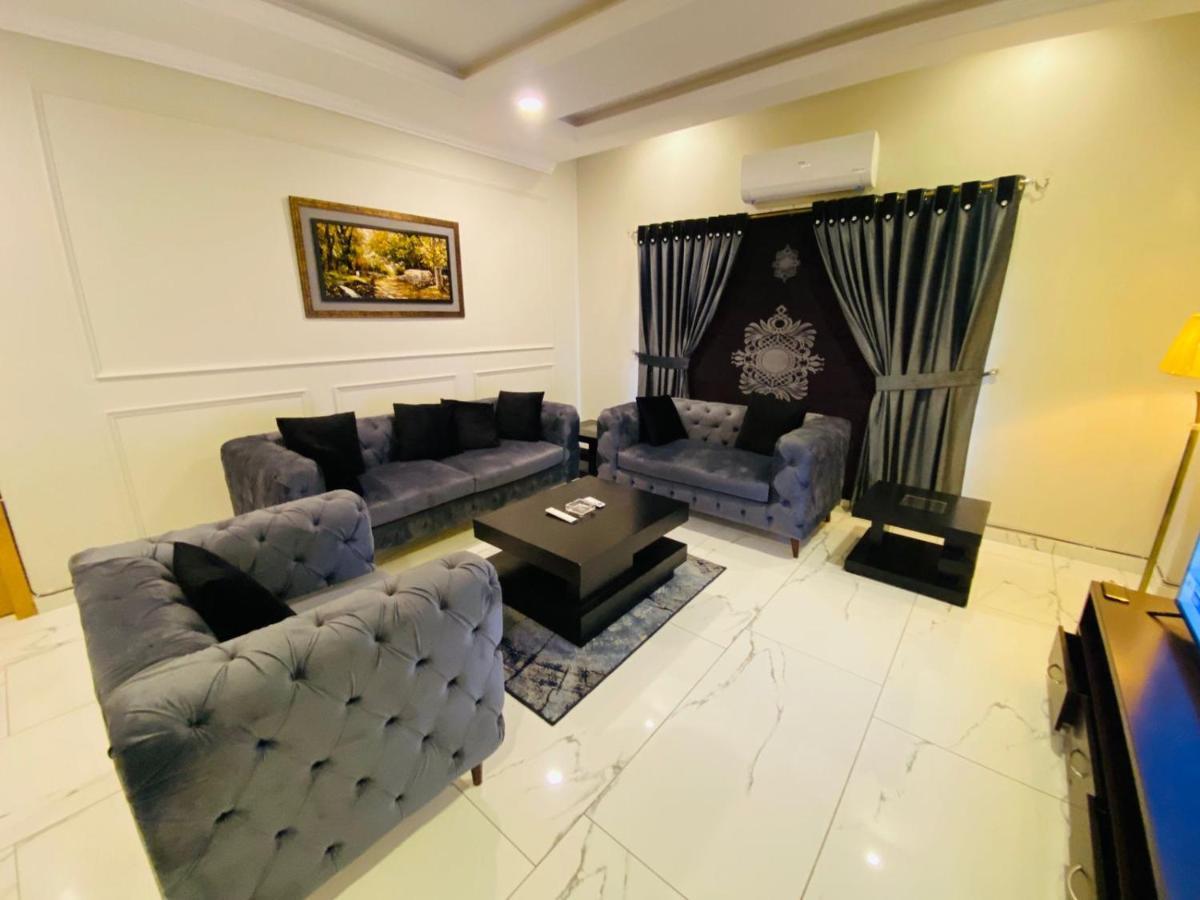 Holidazzle Serviced Apartments Bahria Town Rawalpindi Ngoại thất bức ảnh