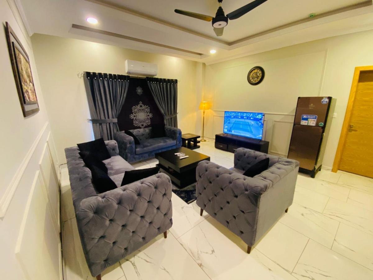 Holidazzle Serviced Apartments Bahria Town Rawalpindi Ngoại thất bức ảnh