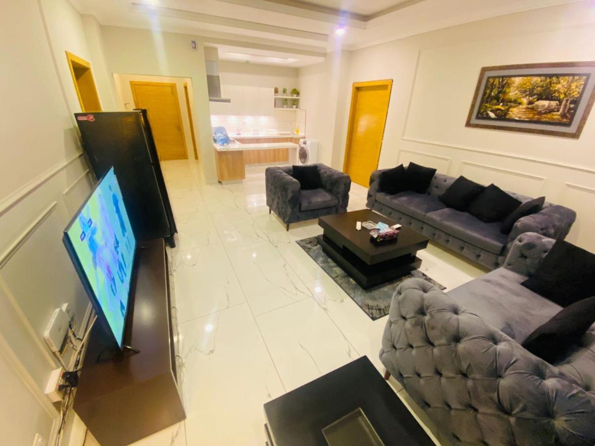 Holidazzle Serviced Apartments Bahria Town Rawalpindi Ngoại thất bức ảnh