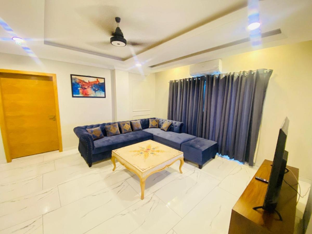 Holidazzle Serviced Apartments Bahria Town Rawalpindi Ngoại thất bức ảnh