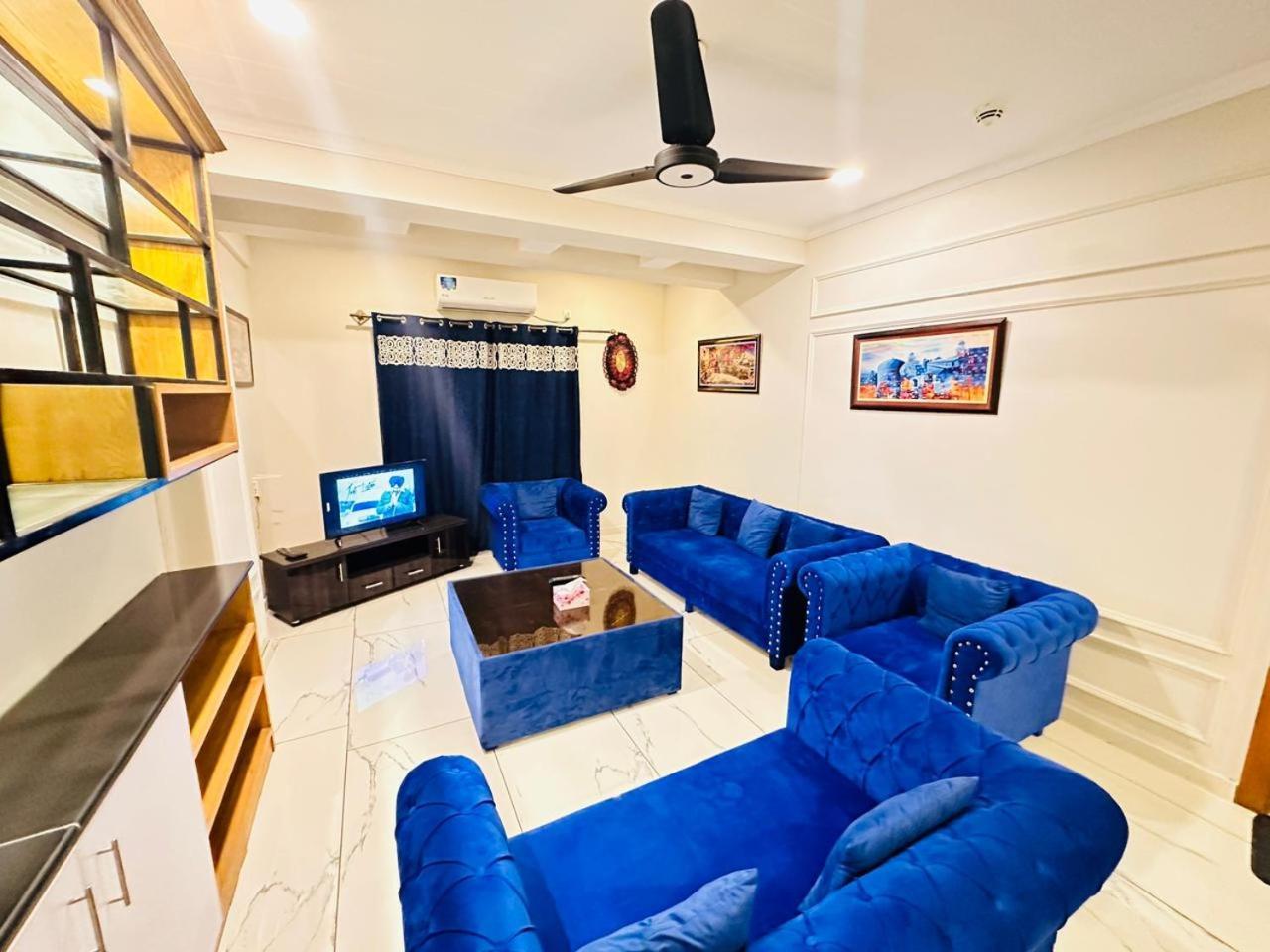 Holidazzle Serviced Apartments Bahria Town Rawalpindi Phòng bức ảnh