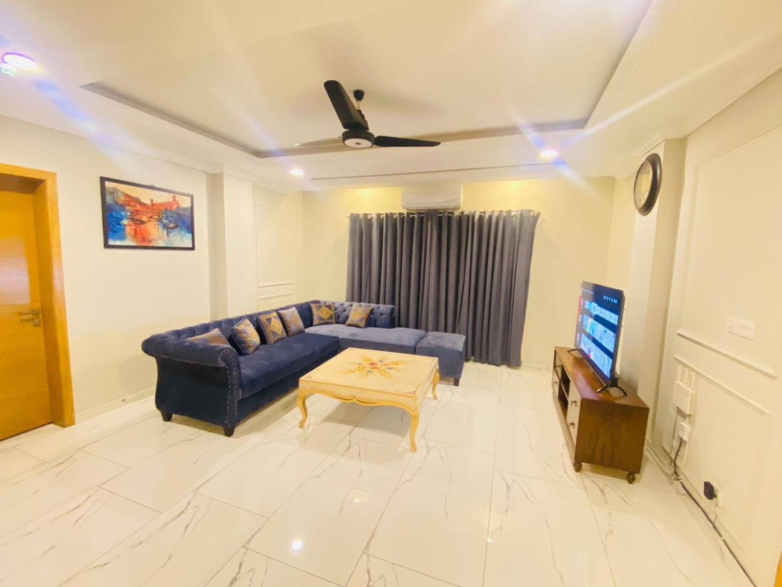 Holidazzle Serviced Apartments Bahria Town Rawalpindi Phòng bức ảnh